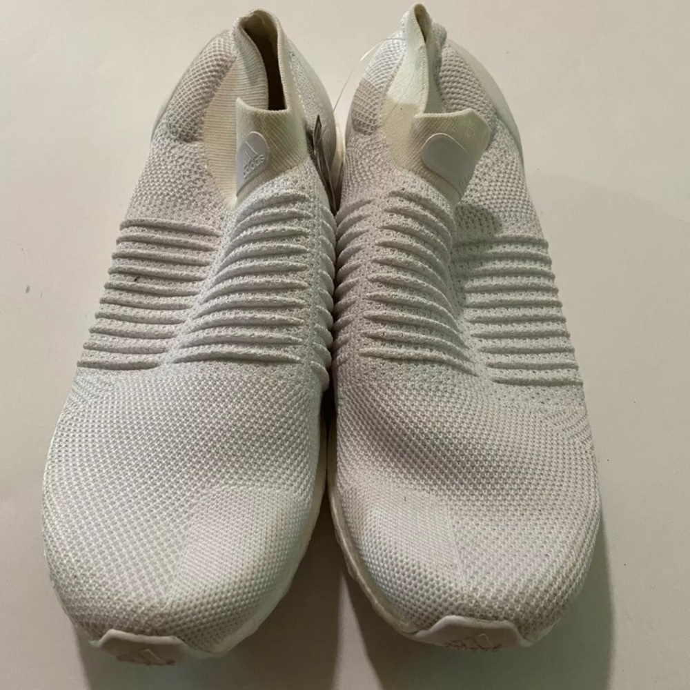 New Men's Adidas UltraBOOST Laceless - S80768